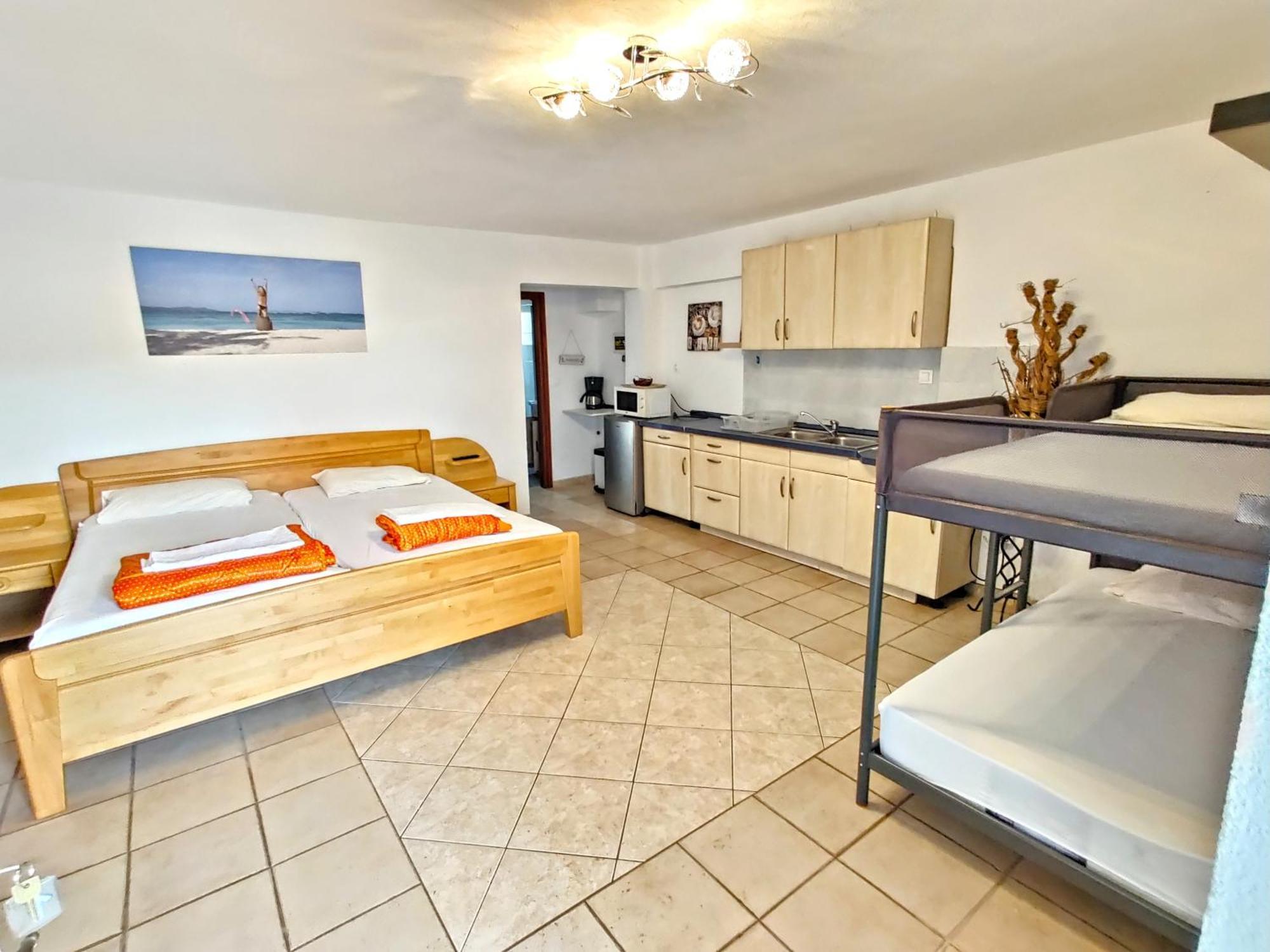 Appartement Flogita - 5 Beautiful Apartments Flogita